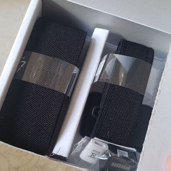 New in Box Samsung Gear VR Powered by Oculus Virtual Reality Headset SM-R323 - Picture 4 of 8